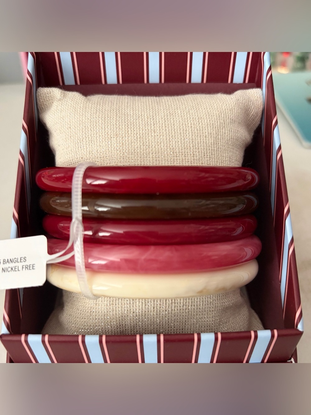 Piper K Resin Bangle Bracelet Set in Cream, Pink, Red and Brown
